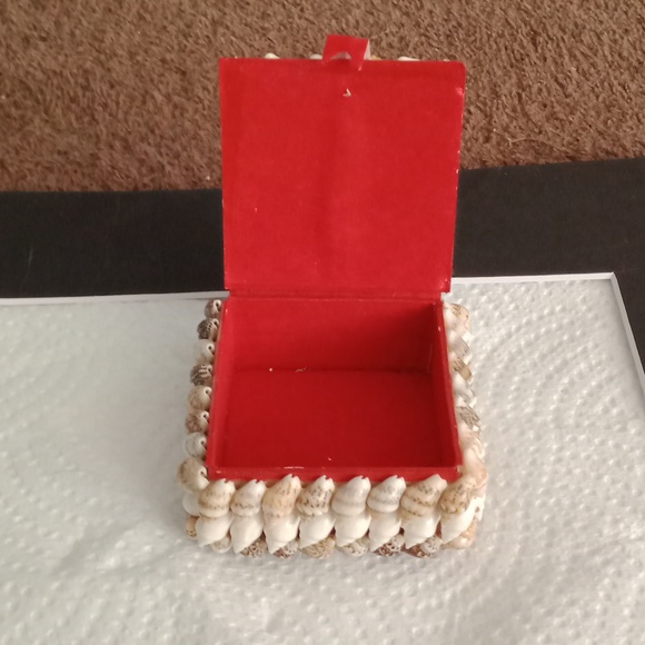 Seashell trinket box - Picture 2 of 5